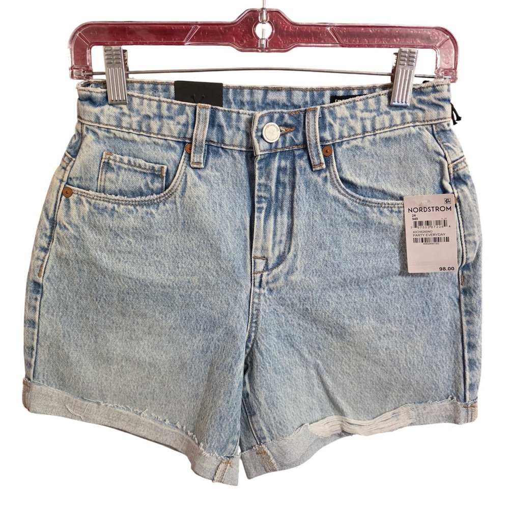 Blank NYC The Perry Mom Shorts Party Everyday Light Wash Denim 24 40CH8260NO